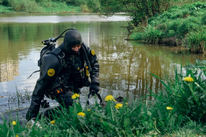 В преддверии летнего сезона в Большом Подольске происходит очистка водоемов В преддверии летнего сезона в Большом Подольске происходит очистка водоемов