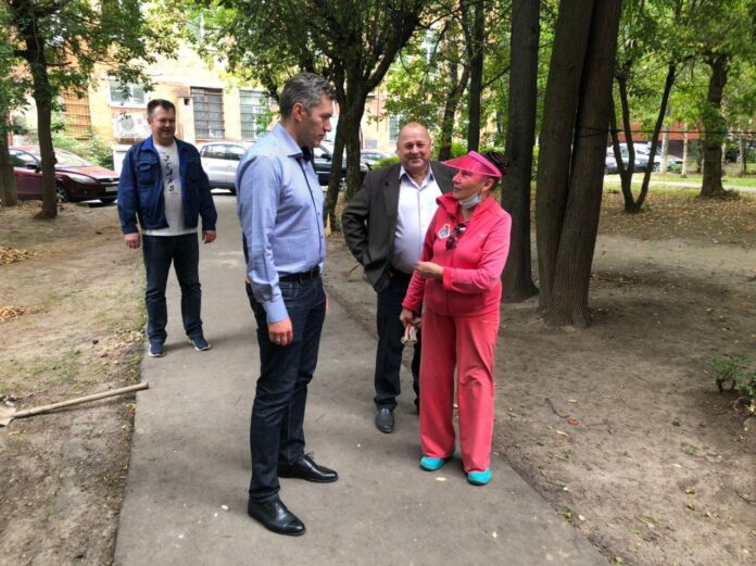 Более 130 жителей посетили выездные приемы руководителей администрации округа 5 сентября Более 130 жителей посетили выездные приемы руководителей администрации округа 5 сентября