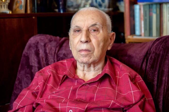 Николай Пестов поздравил участника обороны столицы Григория Александровича Фаерштейна c 80-летием Битвы за Москву Николай Пестов поздравил участника обороны столицы Григория Александровича Фаерштейна c 80-летием Битвы за Москву