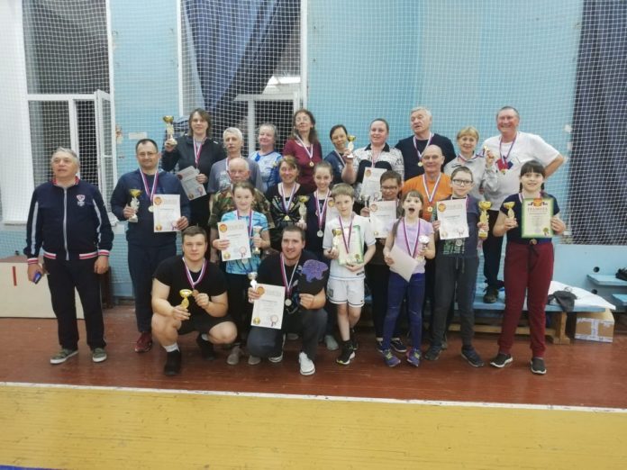 Всех желающих приглашают поиграть в пиклбол Всех желающих приглашают поиграть в пиклбол