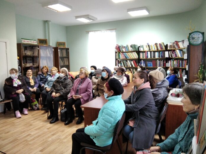 Заслуженная артистка России Татьяна Николаева выступила для читателей библиотеки № 16