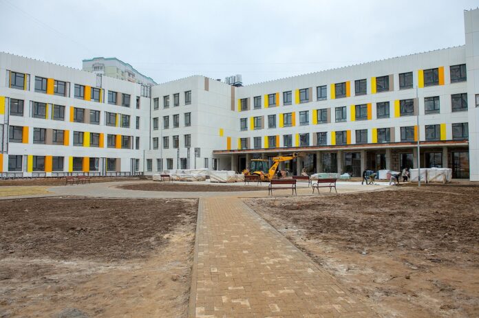 Продолжаются строительные работы в новой школе в микрорайоне Кузнечики