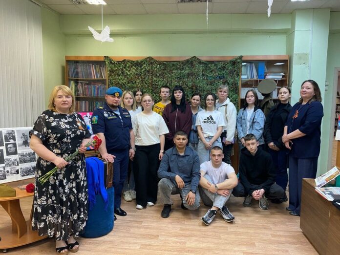 Боец СВО принял участие в акции «Библионочь. Свои герои»