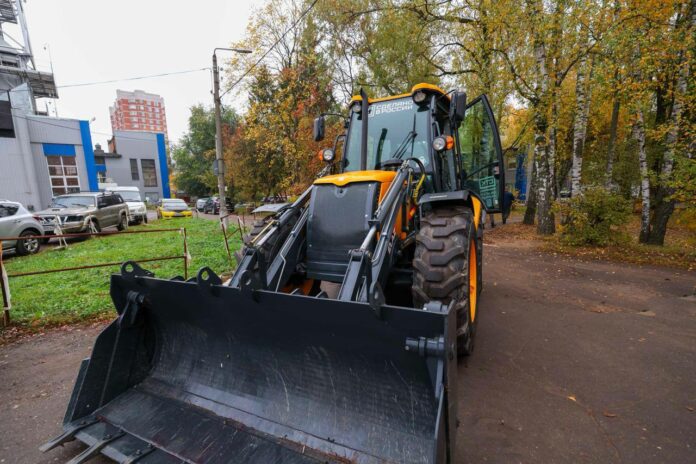 В парк спецтехники «Подольской теплосети» поступил новый экскаватор В парк спецтехники «Подольской теплосети» поступил новый экскаватор