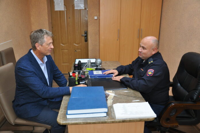 В Подольске общественник посетил Стрелковский пункт полиции В Подольске общественник посетил Стрелковский пункт полиции