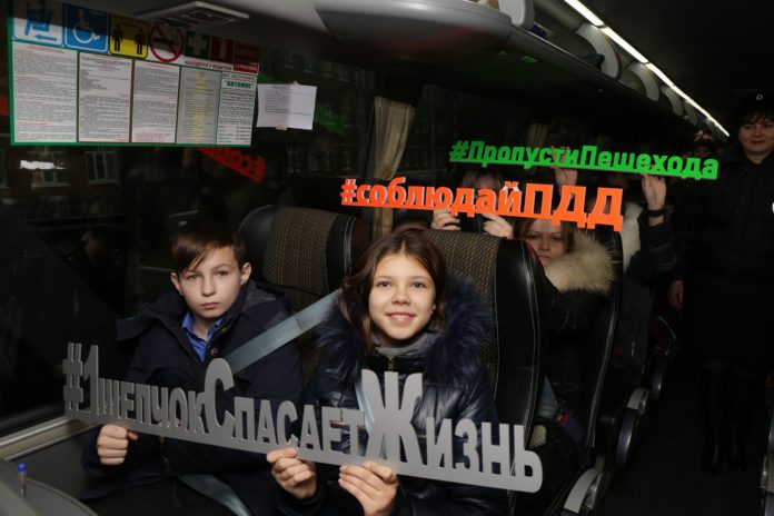 21 декабря школьники Подольска прокатились на «Познавательном автобусе» 21 декабря школьники Подольска прокатились на «Познавательном автобусе»