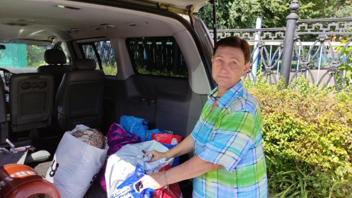 Представители творческой студии Подольска передали гуманитарную помощь в благотворительный пункт сбора Представители творческой студии Подольска передали гуманитарную помощь в благотворительный пункт сбора