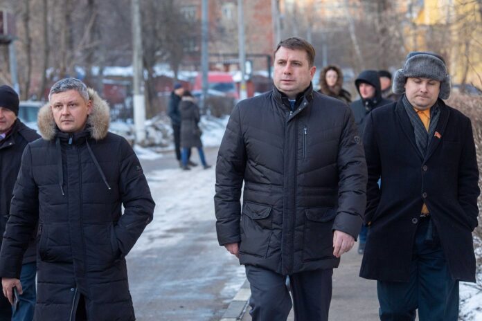 Глава муниципалитета проконтролировал качество зимнего содержания улично-дорожной сети на Силикатной Глава муниципалитета проконтролировал качество зимнего содержания улично-дорожной сети на Силикатной