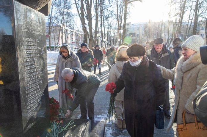 Подольчане возложили цветы к памятнику воинам-интернационалистам 15 февраля Подольчане возложили цветы к памятнику воинам-интернационалистам 15 февраля