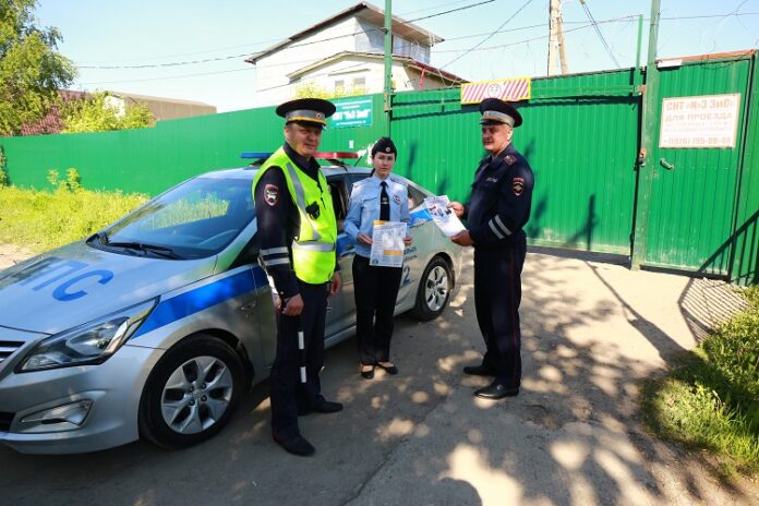 Госавтоинспекция провела профилактические беседы о правилах дорожного движения с жителями и отдыхающими СНТ, дачных... Госавтоинспекция провела профилактические беседы о правилах дорожного движения с жителями и отдыхающими СНТ, дачных...