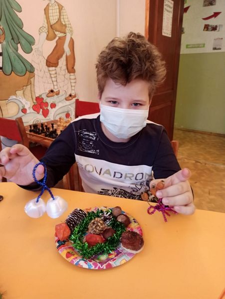 Мастер-класс по новогоднему декору прошёл детской библиотеке № 27