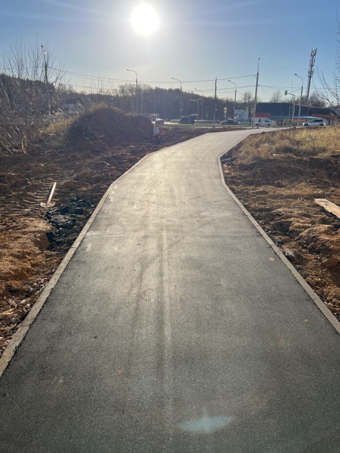 Обустройство тротуаров на месте народных троп продолжат в Подольске Обустройство тротуаров на месте народных троп продолжат в Подольске