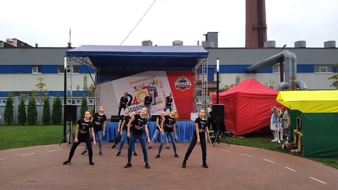 Бульвар Юности встретил гостей