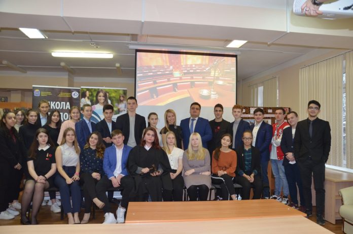 Представитель Уполномоченного по правам человека в  Подольск провела урок права для выпускников Представитель Уполномоченного по правам человека в  Подольск провела урок права для выпускников
