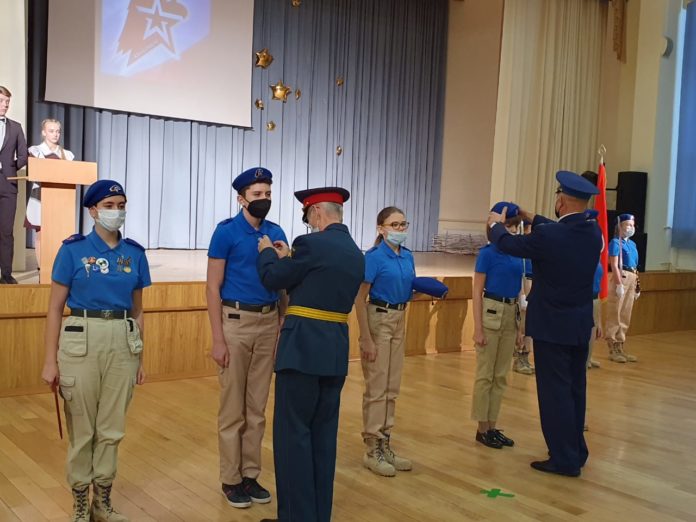 Ученики подольской школы № 32 вступили в ряды Юнармии Ученики подольской школы № 32 вступили в ряды Юнармии