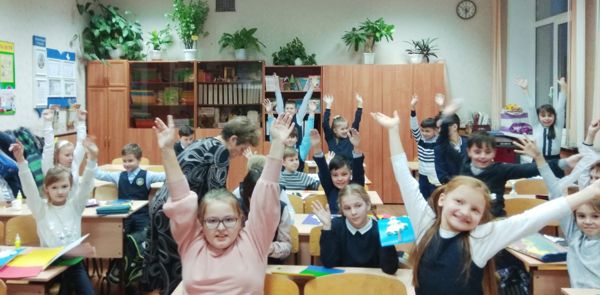 Познавательно-игровая программа “Я гражданин своей страны” состоялась в Центральной детской библиотеке