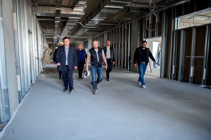 Глава округа проинспектикровал строительство школ Глава округа проинспектикровал строительство школ