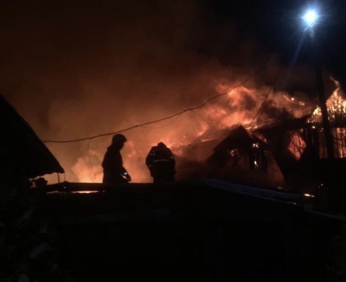 В деревне Бережки ликвидирован пожар В деревне Бережки ликвидирован пожар