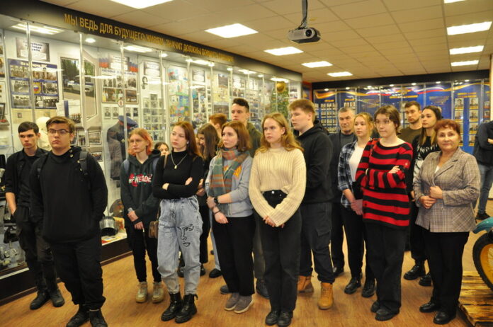 В Подольске ветераны провели экскурсию в Музее истории УМВД для волонтеров В Подольске ветераны провели экскурсию в Музее истории УМВД для волонтеров