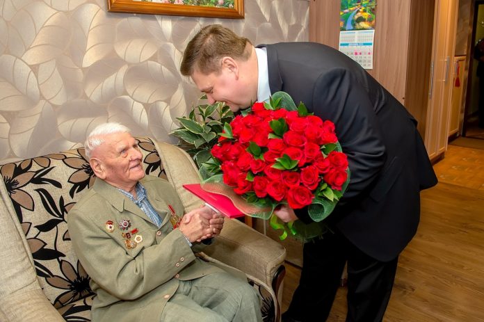 Поздравления со 100-летним юбилеем  принимал подольчанин Потап Иосифович Могилей Поздравления со 100-летним юбилеем  принимал подольчанин Потап Иосифович Могилей