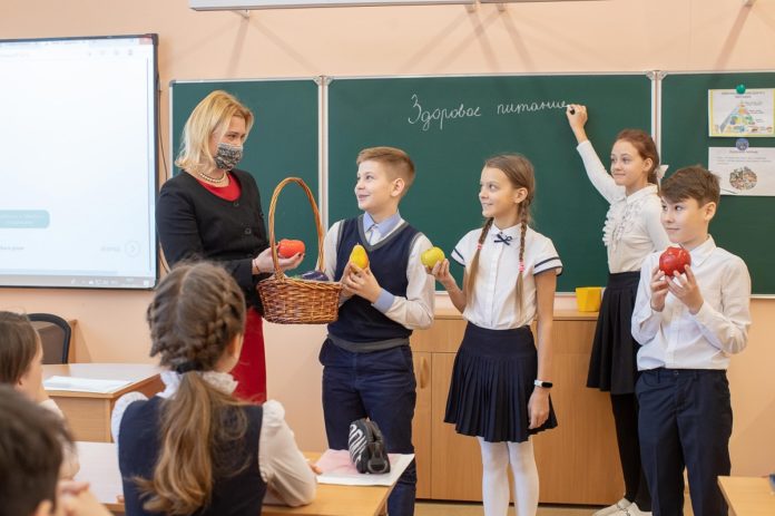 Интерактивные видеоуроки на темы национальных проектов в России прошли в Гимназии имени Подольских курсантов