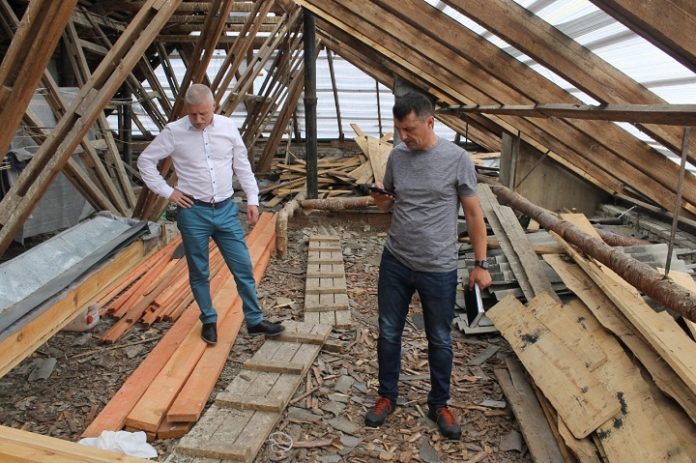 И фасад обновят, и крышу И фасад обновят, и крышу