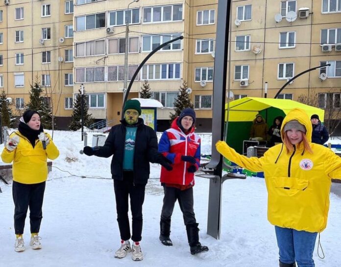 Активисты молодежных общественных организаций Подольска провели новогодние гуляния Активисты молодежных общественных организаций Подольска провели новогодние гуляния