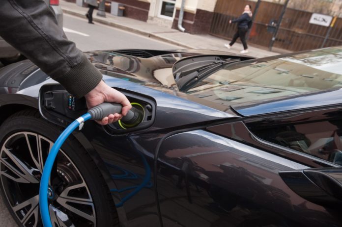 В Подольске установят зарядные станции для электромобилей В Подольске установят зарядные станции для электромобилей