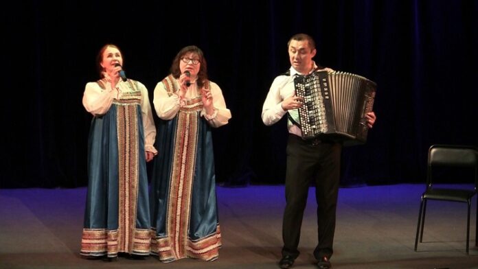 В ДК “Октябрь” состоялся отчётный концерт хора русской песни отдела по работе с инвалидами В ДК “Октябрь” состоялся отчётный концерт хора русской песни отдела по работе с инвалидами