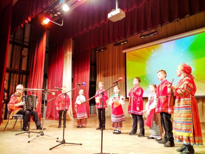 Концерт «Все звезды для любимой» состоялся в ДК «Надежда» поселка МИС Концерт «Все звезды для любимой» состоялся в ДК «Надежда» поселка МИС