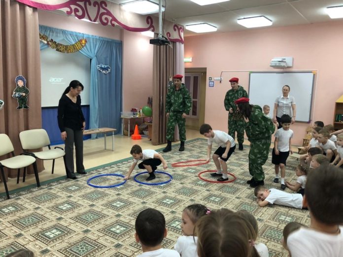 Подольские юнармейцы побывали в детском саду «Лучик»