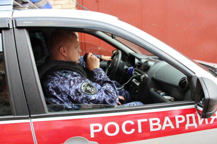 Сотрудники вневедомственной охраны Росгвардии отмечают профессиональный праздник Сотрудники вневедомственной охраны Росгвардии отмечают профессиональный праздник