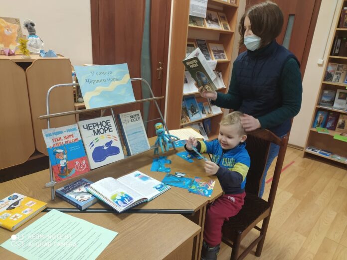 В библиотеке № 25 прошел информационный час «У самого Черного моря» в преддверии Международного... В библиотеке № 25 прошел информационный час «У самого Черного моря» в преддверии Международного...