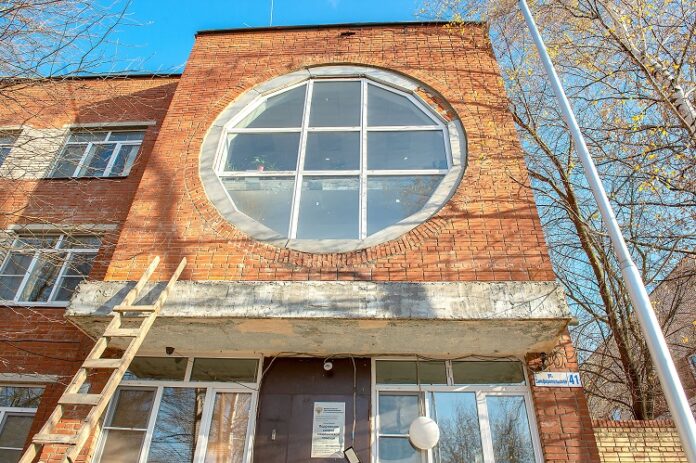 Ремонт подстанции скорой медицинской помощи в Климовске продолжается Ремонт подстанции скорой медицинской помощи в Климовске продолжается