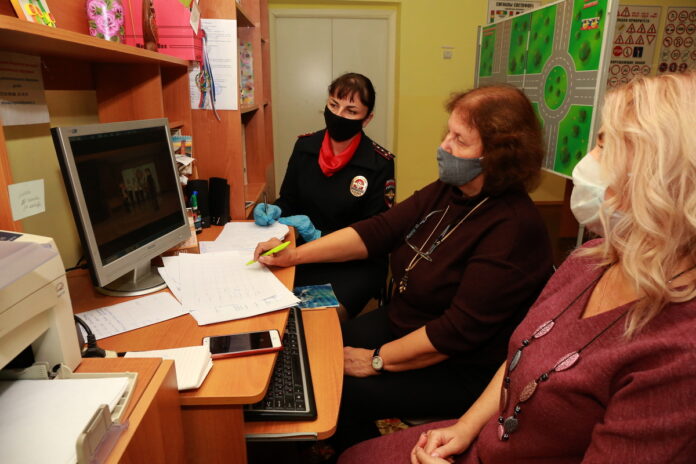 Финал смотра-конкурса творческих программ по пропаганде безопасного поведения детей на дорогах состоялся на базе...