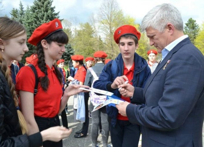 Девятого декабря в России отмечают День Героев Отечества Девятого декабря в России отмечают День Героев Отечества