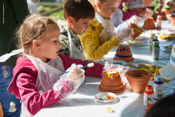 24 и 25 августа в Дубровицах отдыхаем всей семьёй на празднике двух фестивалей 24 и 25 августа в Дубровицах отдыхаем всей семьёй на празднике двух фестивалей