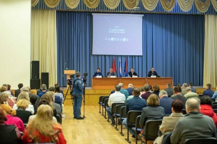 Отчётное собрание перед жителями прошло в микрорайоне Кузнечики