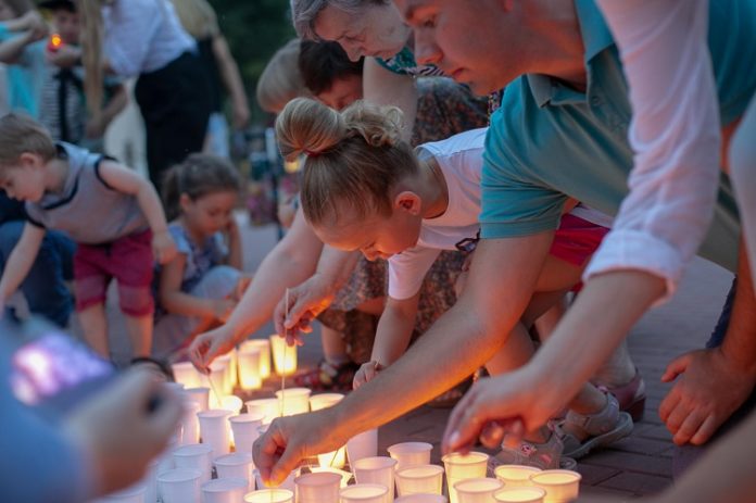 Подольск помнит: тысячи свечей зажгли в память о погибших в Великой Отечественной войне Подольск помнит: тысячи свечей зажгли в память о погибших в Великой Отечественной войне