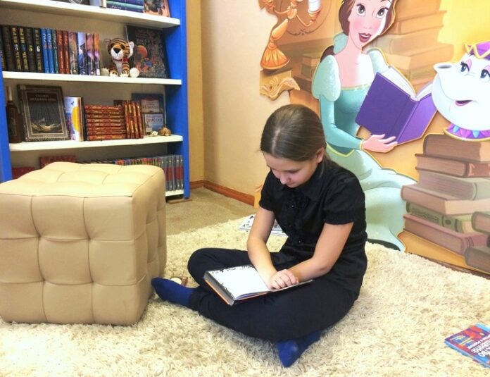 Литературный калейдоскоп «Волшебных слов чудесный мир» прошел в подольской библиотеке № 2