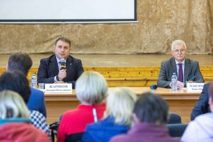 Глава округа принял участие во встрече с жителями Силикатной-2 Глава округа принял участие во встрече с жителями Силикатной-2