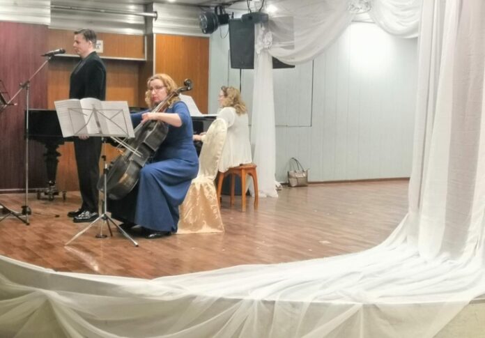 В Климовске прошел концерт виолончельной музыки Натальи Бендицкой В Климовске прошел концерт виолончельной музыки Натальи Бендицкой