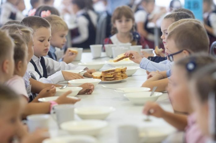 Горячая линия по вопросам организации питания в общеобразовательных организациях  Горячая линия по вопросам организации питания в общеобразовательных организациях