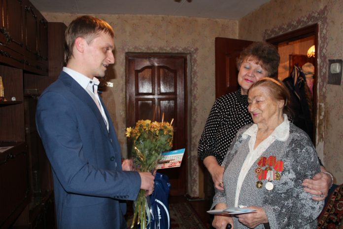 13 января с 90-летием поздравили труженицу тыла Нину Семеновну Иванникову 13 января с 90-летием поздравили труженицу тыла Нину Семеновну Иванникову