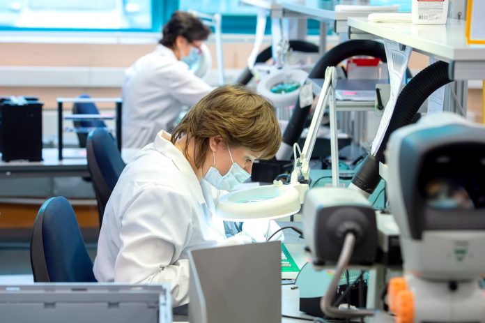 На заводе «Физприбор» проверили соблюдение правил безопасности в период эпидемии COVID-19 На заводе «Физприбор» проверили соблюдение правил безопасности в период эпидемии COVID-19