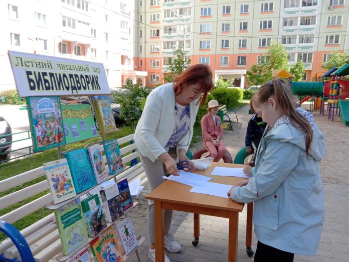 Читальный зал «Библио дворик» открылся в микрорайоне Кузнечики