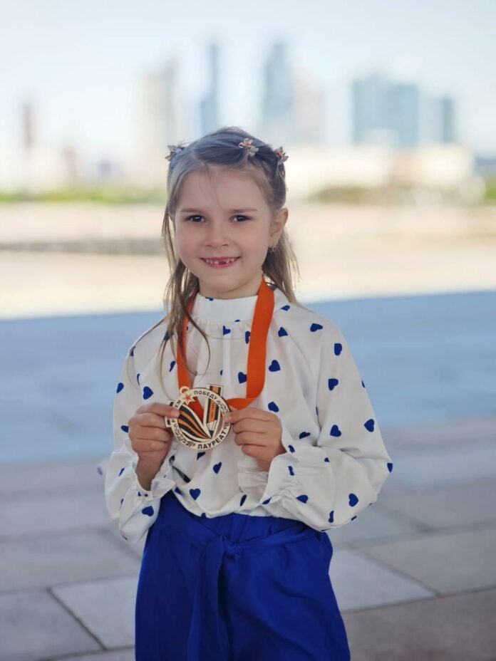 Работы юной подольской художницы выставлены на главном экране Музея Победы