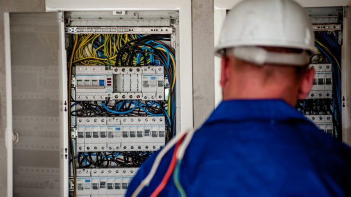 Подольчанам на заметку: «Мособлэнерго» сократило время плановых отключений электроэнергии Подольчанам на заметку: «Мособлэнерго» сократило время плановых отключений электроэнергии