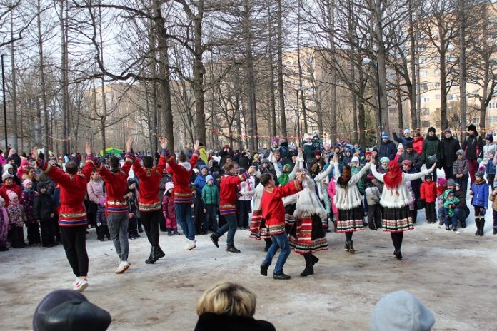 В микрорайоне Климовск Городского округа Подольск проводили зиму В микрорайоне Климовск Городского округа Подольск проводили зиму