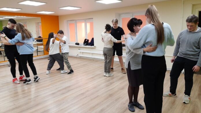 Волонтеры дворца молодёжи готовятся к “Севастопольскому вальсу”